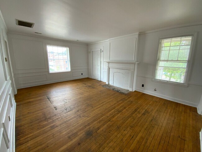 Building Photo - 505 East Rollins St