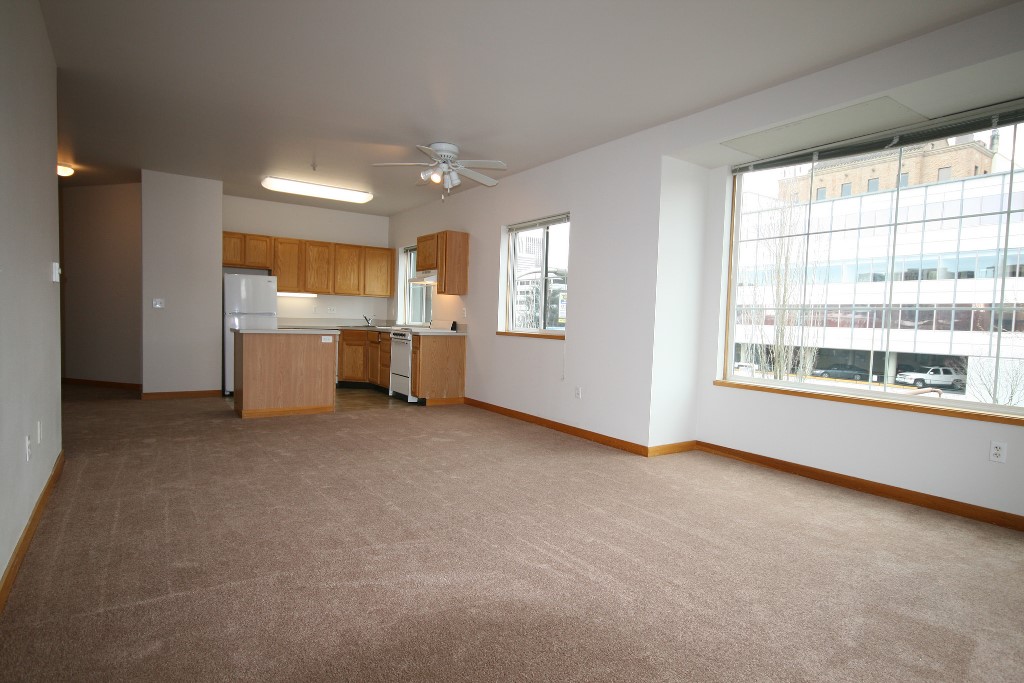 Living - 1415 SW Alder St