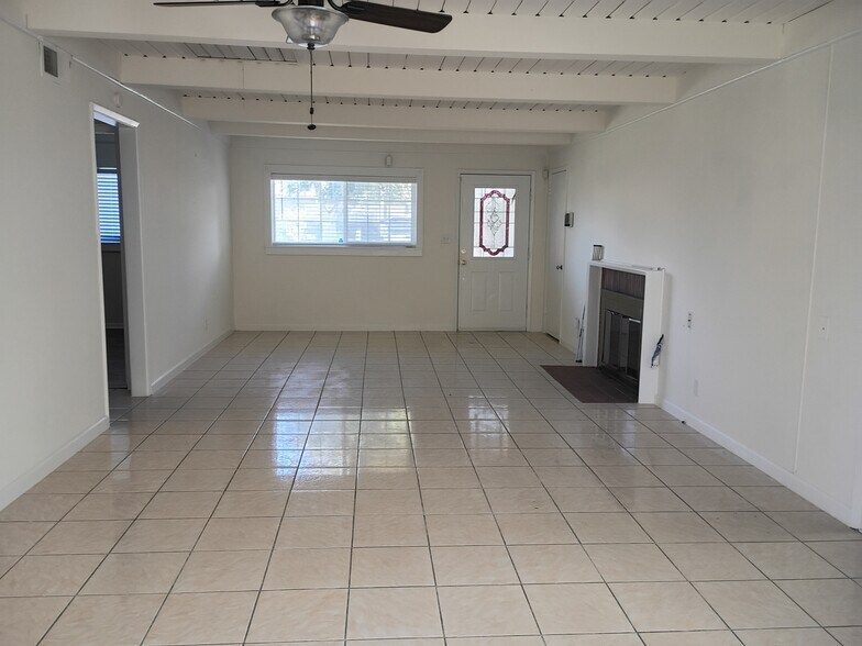Building Photo - 5605 Layton Dr