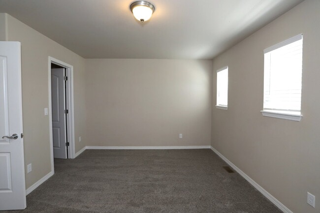 Building Photo - Beautiful 3-Bedroom Townhouse for Rent in Wolf Ranch
