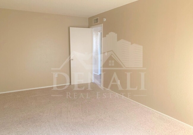 Building Photo - 2804 N 43rd Ave