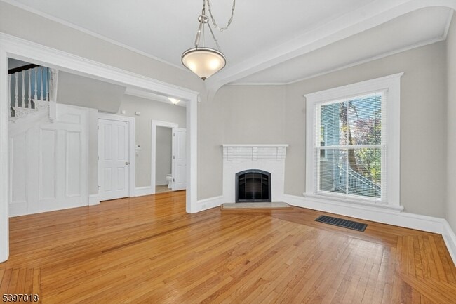 Building Photo - 94 Midland Ave