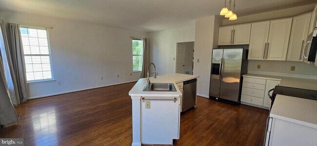 Building Photo - 47369 Darkhollow Falls Terrace