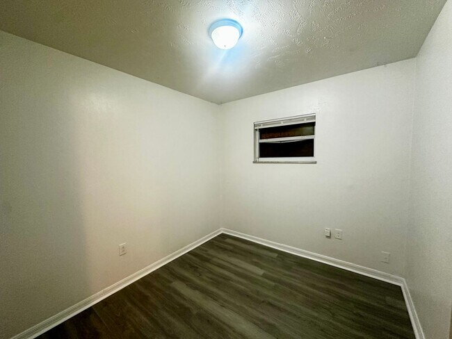 Building Photo - 5527 Bryson Dr