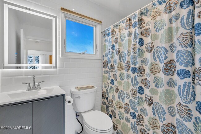 Building Photo - 548 Washington Blvd