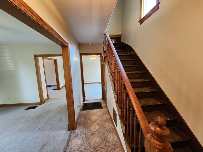 Building Photo - Single Family 3 bedroom 1.5 bath in Moline