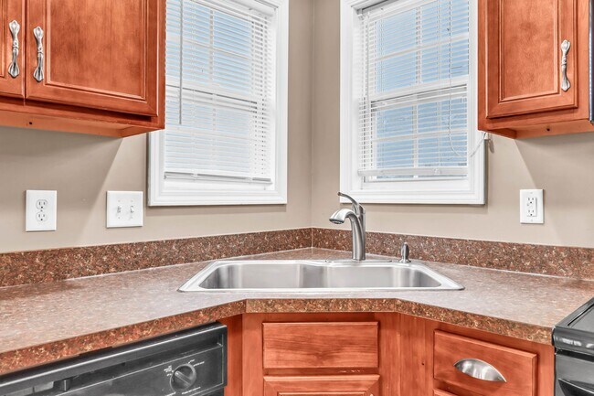 Building Photo - 2856 Sharpie Dr