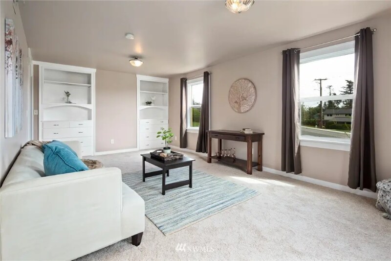 Building Photo - 2190 Washington St