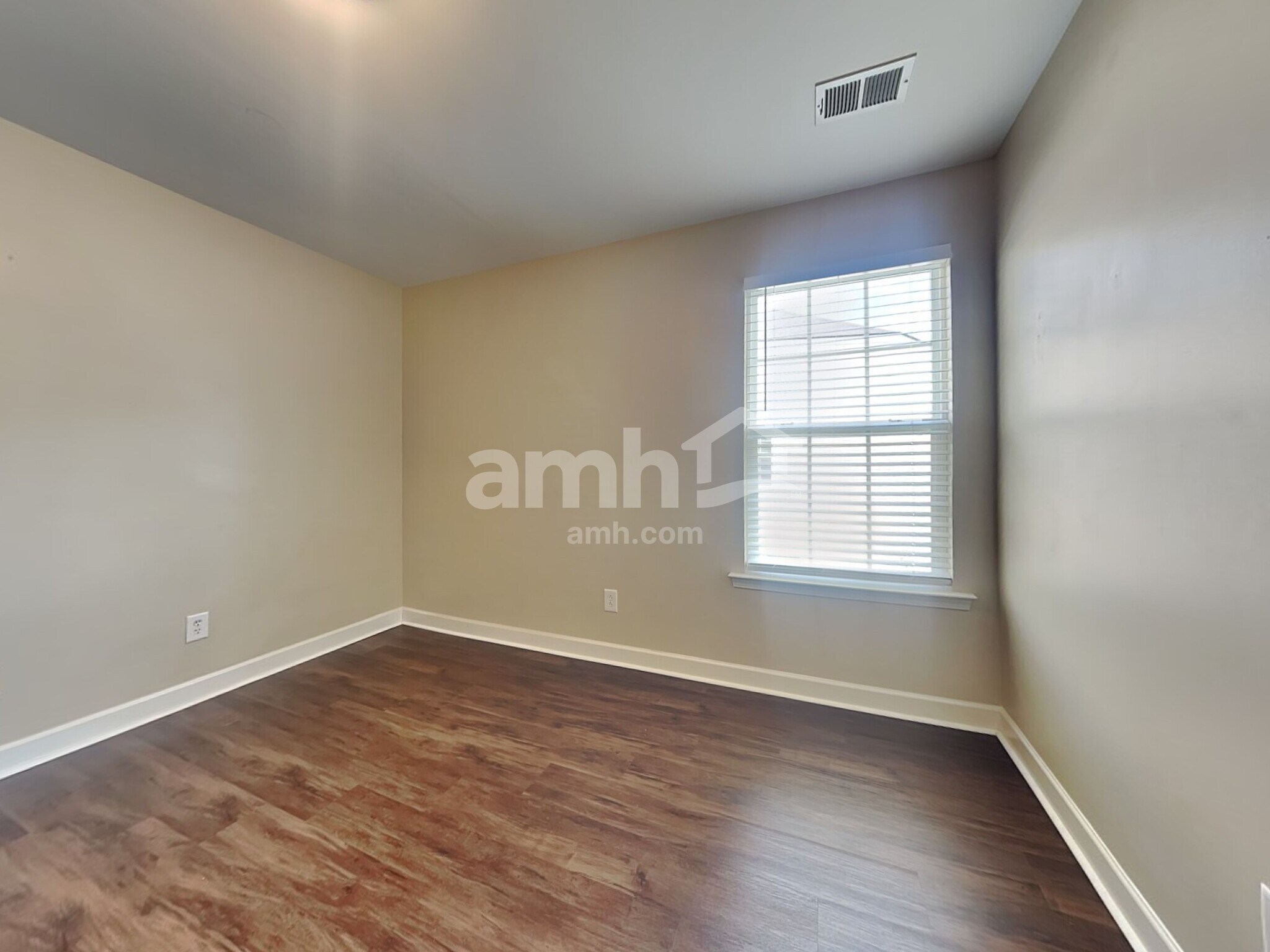Building Photo - 3048 Adventure Way