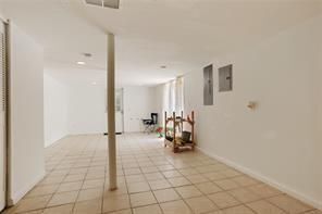 Building Photo - 1012 Knightsbridge Rd