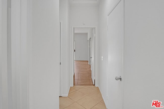 Building Photo - 3811 Eastgate N Rd