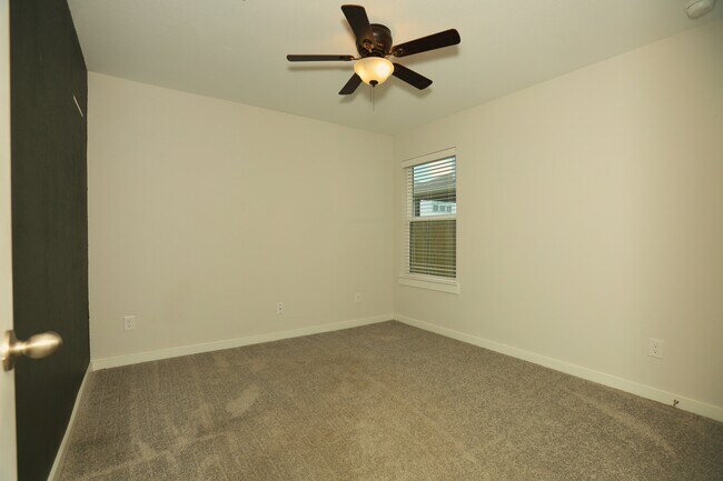 Building Photo - 233 Laura Leigh Ln