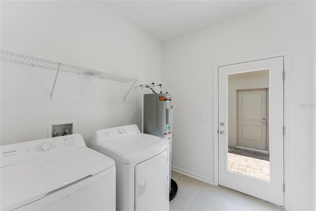 Building Photo - 2396 Rider Rain Ln