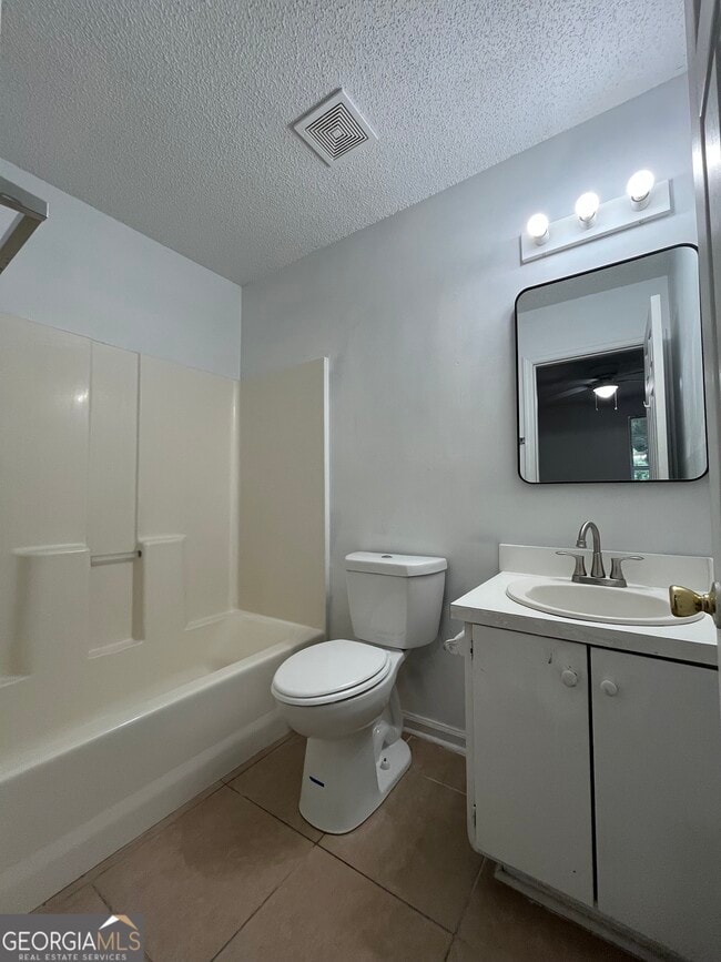Building Photo - 412 Admiral's Walk Dr