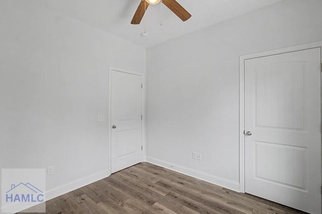 Building Photo - 205 Bagley Ave