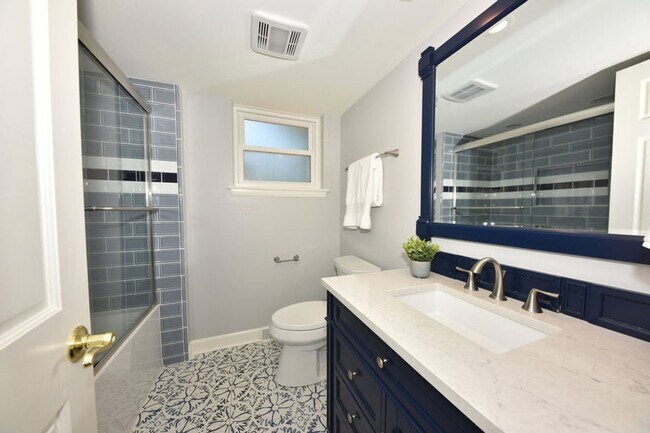 Building Photo - 12475 Elmhurst Pkwy
