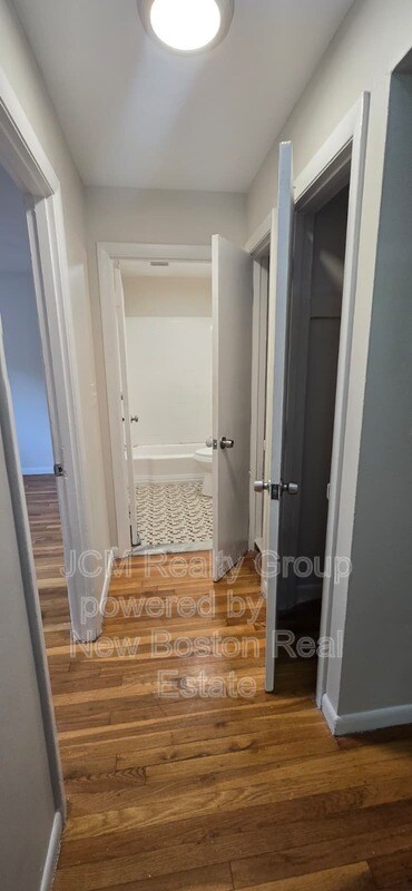 Building Photo - 572 Cummins Hwy