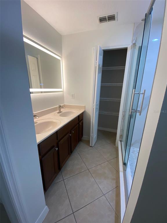 Building Photo - 9647 Tivoli Villa Dr
