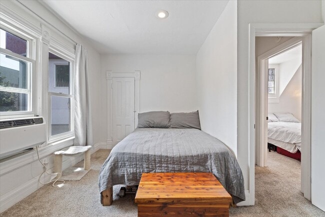 Building Photo - Awesome 3 bedroom, 2 bath home!