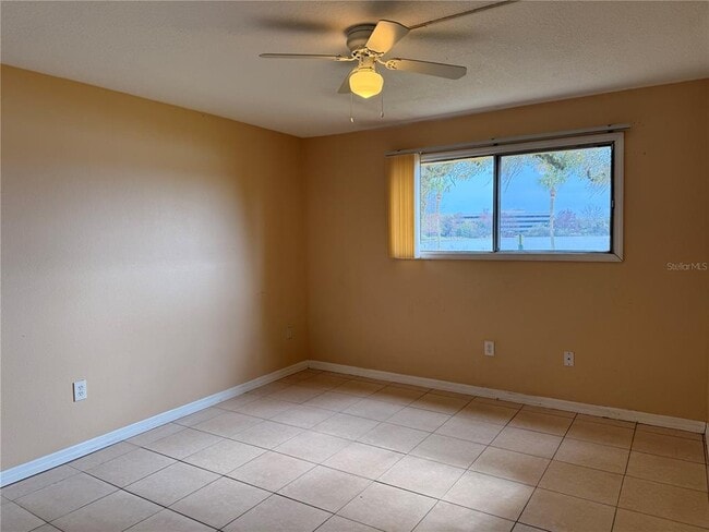 Building Photo - 934 N Lake Destiny Rd