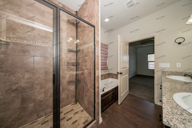 Building Photo - 20551 Frontier Ave