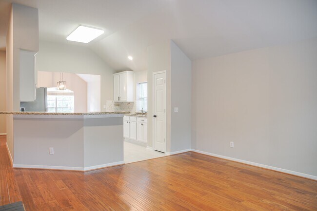 Building Photo - 91 N Willow Point Cir