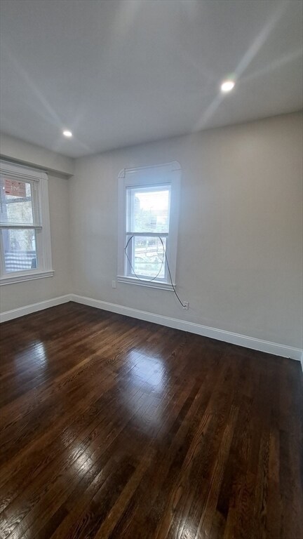 Building Photo - 7 Samoset St