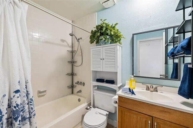 Building Photo - 4038 Cortez Dr
