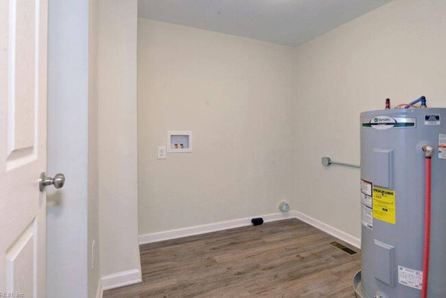 Building Photo - 40 Manteo Ave
