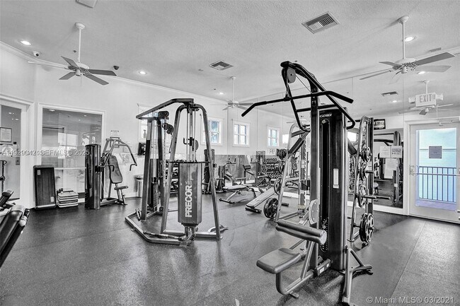 Building Photo - 3255 NE 184th St