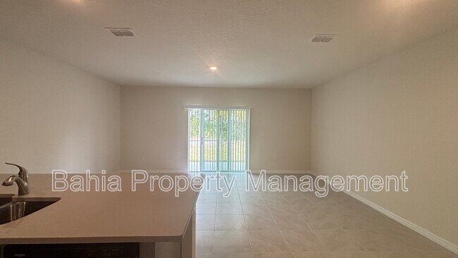 Building Photo - 2376 Penguin Blvd
