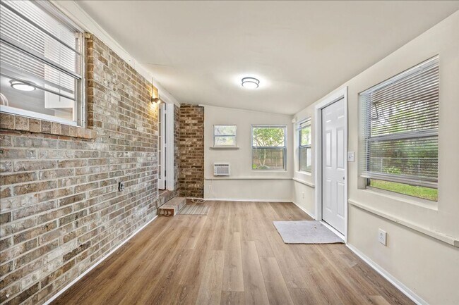 Building Photo - 3/2 with 1/1 In Law Suite in  Heritage Farms Orange Park South