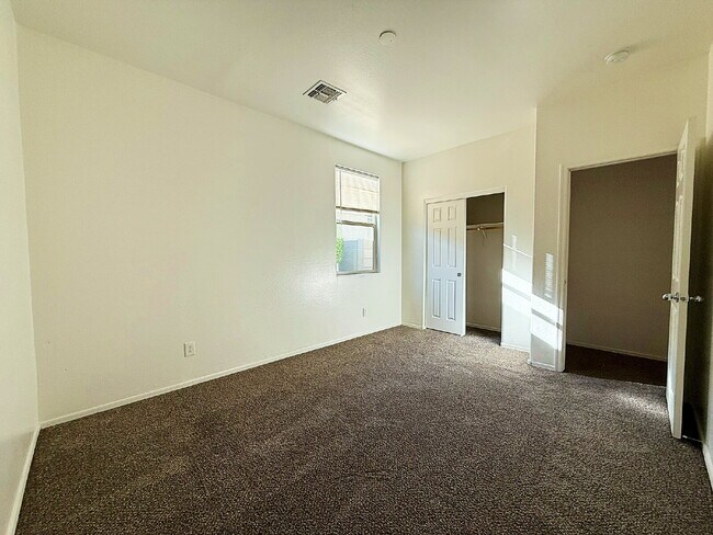 Building Photo - "Charming 3-Bedroom Oasis with 2 Baths & S...