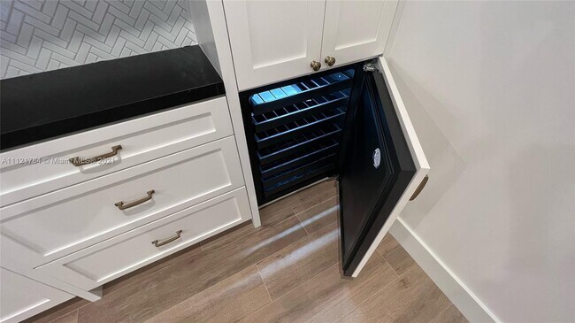 Building Photo - 1460 Campamento Ave