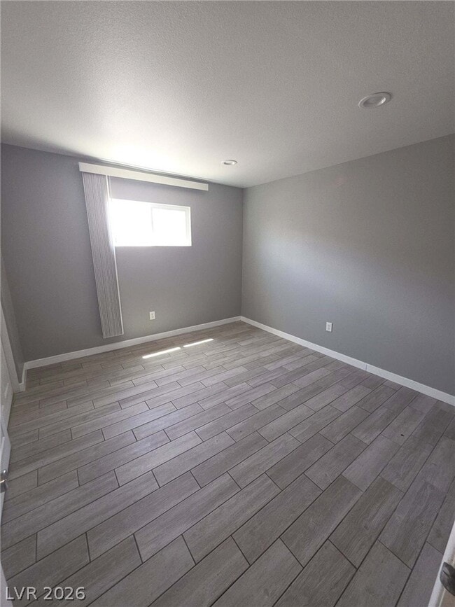 Building Photo - 1107 E Desert Inn Rd