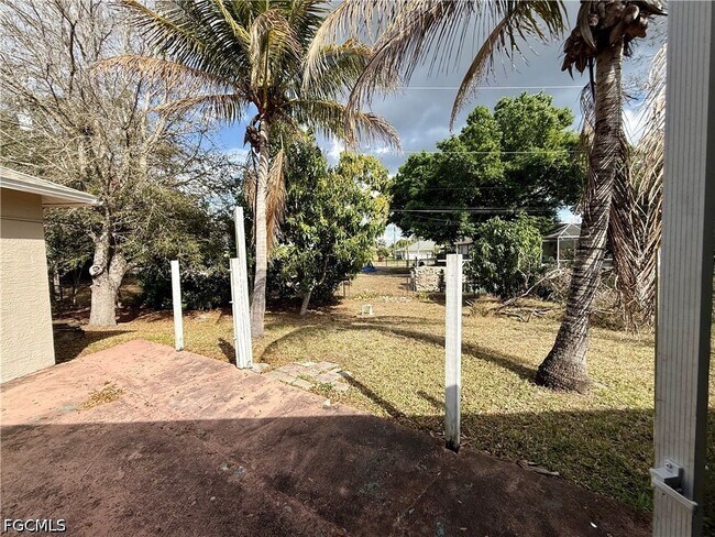 Building Photo - 1713 SW 10th Pl