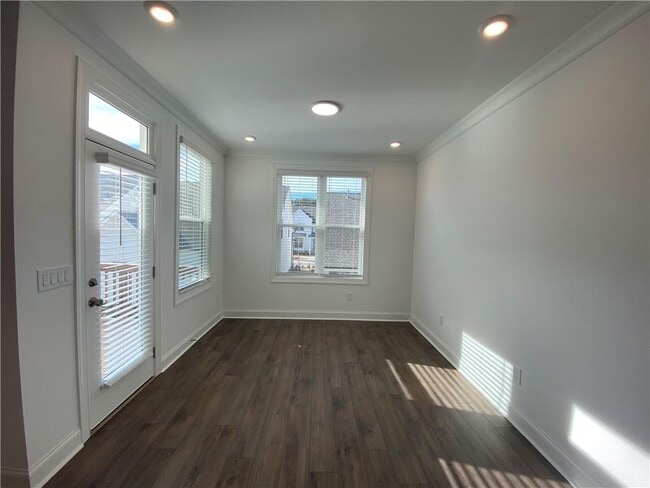 Building Photo - 805 Green Sapling Trl