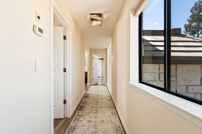 Building Photo - 14215 Killarney Dr