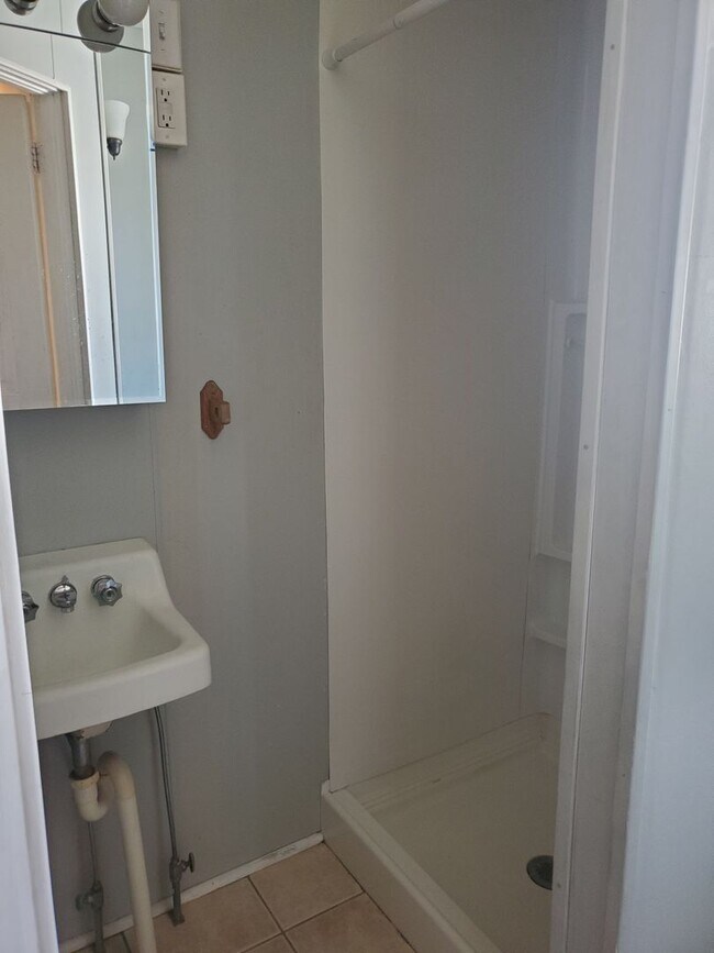 Building Photo - 218 E Liberty St