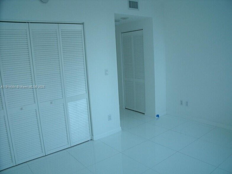 Building Photo - 325 S Biscayne Blvd