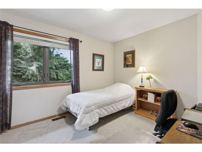 Building Photo - 796 Sunset Dr