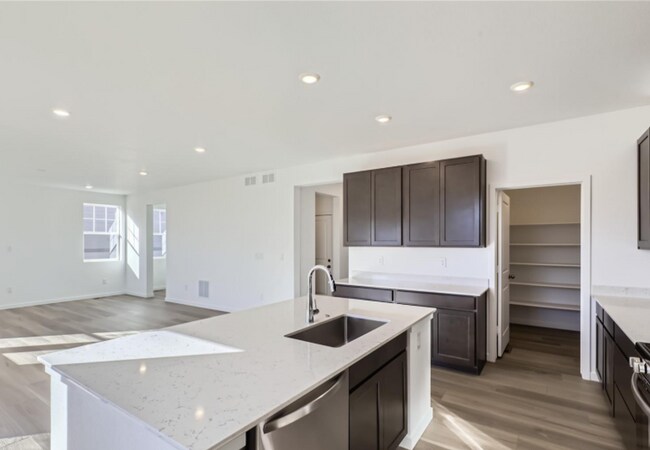 Building Photo - ALMOST BRAND NEW 4bd Reunion Ridge Gem!