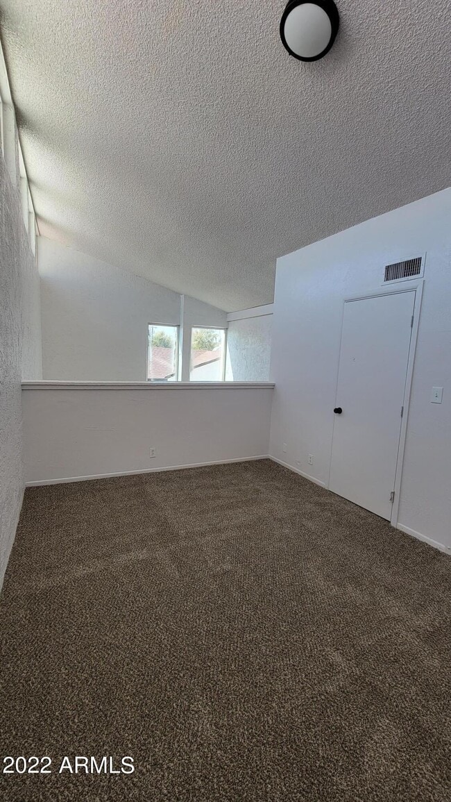 Building Photo - 1342 E Brill St