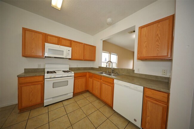 Building Photo - 18851 Sandelford Dr