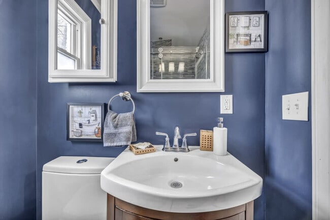 Building Photo - 1036 Union Ave