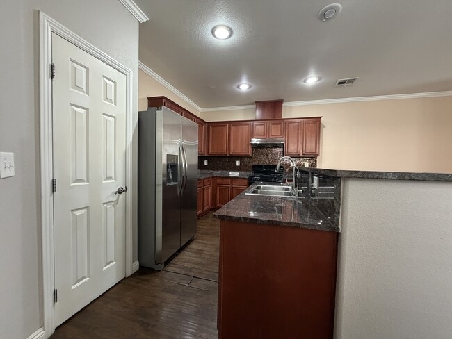 Building Photo - 6250 W Arby Ave