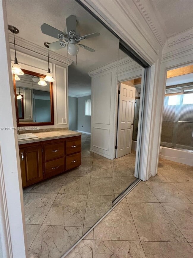 Building Photo - 2001 N 41st Ave