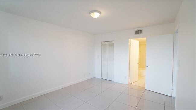 Building Photo - 8100 Geneva Ct