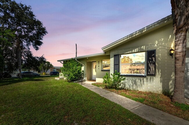 Building Photo - Charming 3 bedroom 2 bath in North Clearwa...