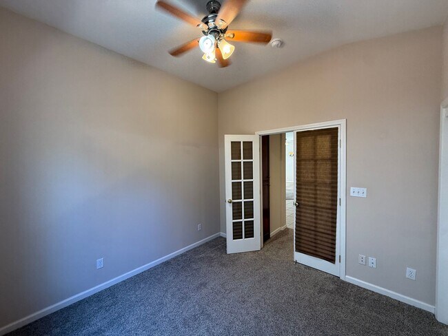 Building Photo - Single story home located in desirable northwest Modesto neighborhood!